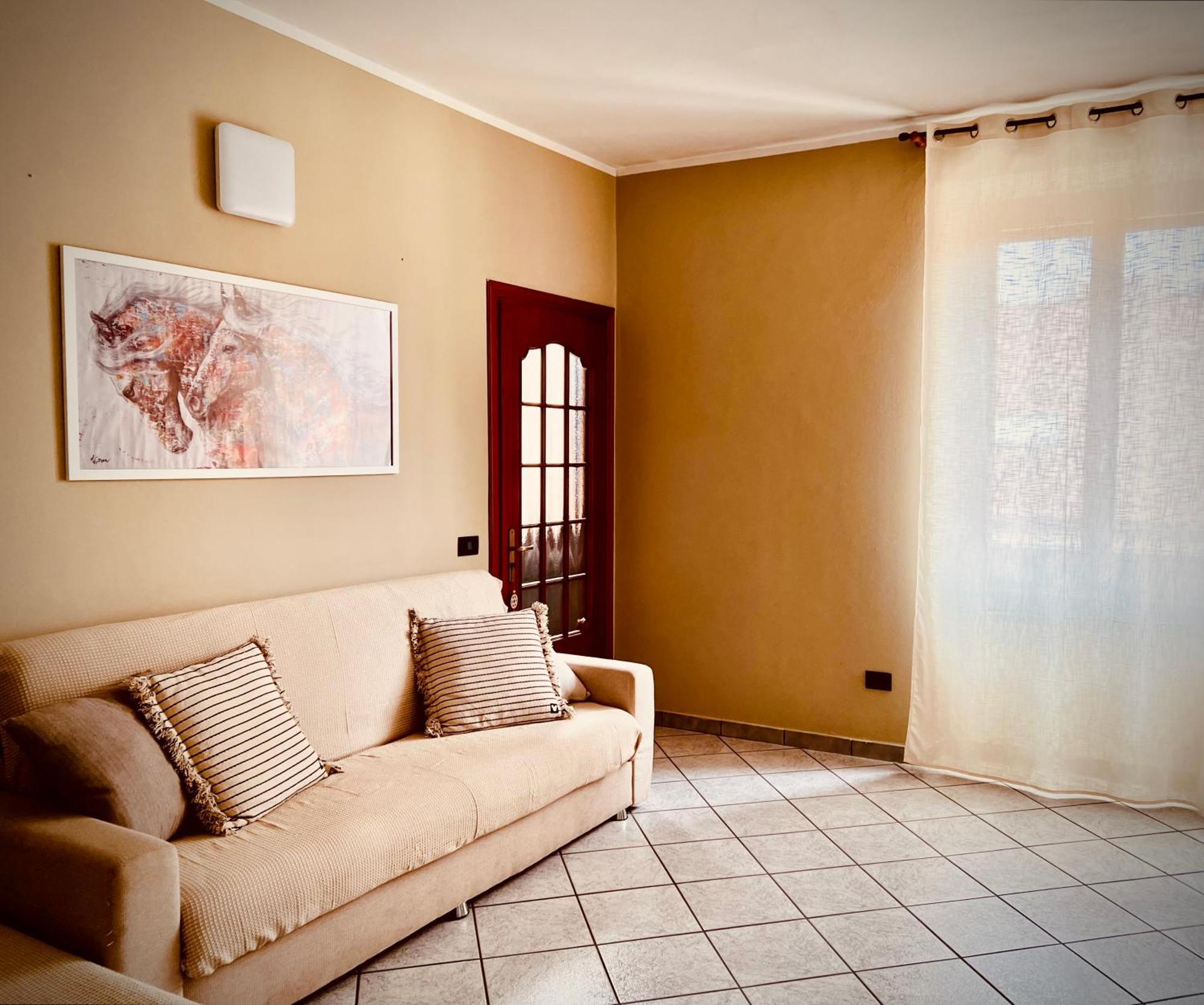 Appartamento In Centro Storico "La Casa Di Cri" Asti Exterior photo